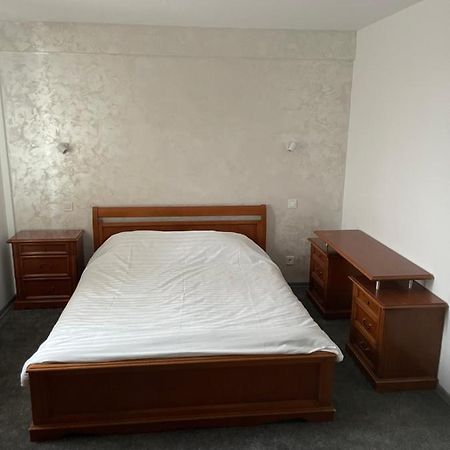 Апартаменты Eroilor Apartament Сучава Экстерьер фото