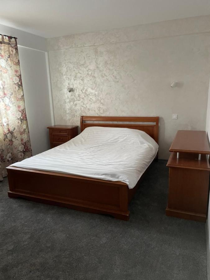 Апартаменты Eroilor Apartament Сучава Экстерьер фото