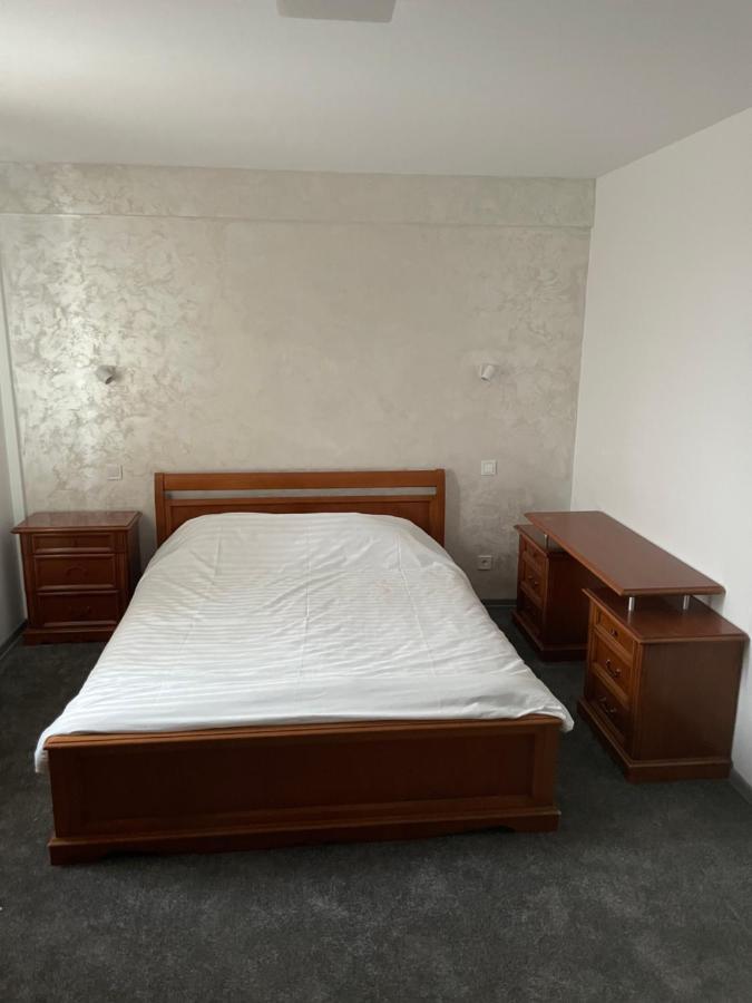 Апартаменты Eroilor Apartament Сучава Экстерьер фото